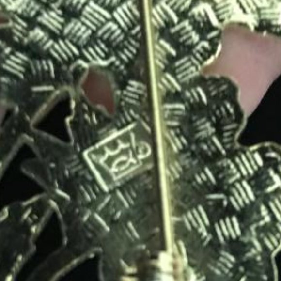 Fish & Crown Enamel Flower Brooch - Picture 4 of 4